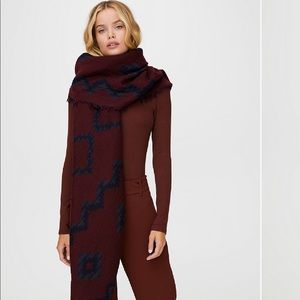 WILFRED DIAMOND MOSAIC BLANKET SCARF